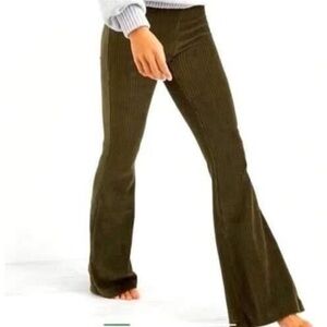Aerie Ribbed Hi-Rise Flare Leg Olive Green Velour Pant Womens Size M Reg NWT